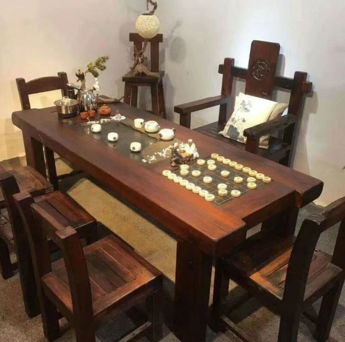 大板桌和老船木桌哪个好