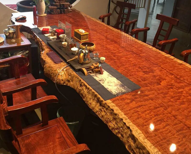 巴花大板餐桌的优缺点