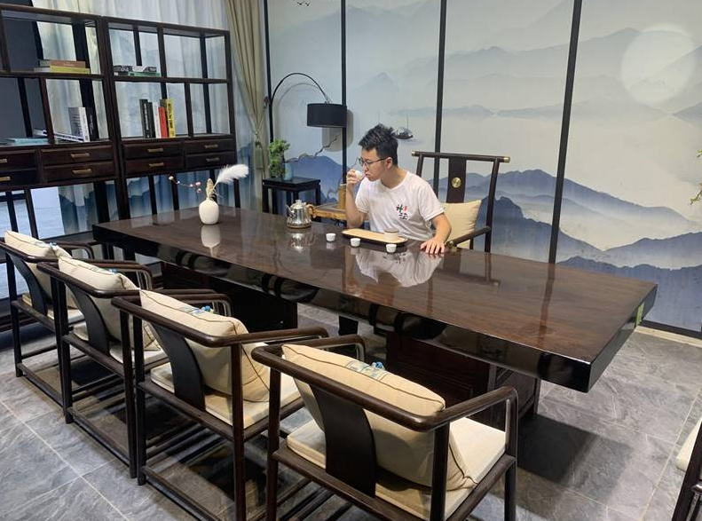 大板茶桌什么材料好?主流材质深度对比与选购指南 大板茶桌什么材料好?主流材质深度对比与选购指南